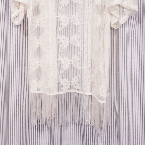❤2 for $18❤*Open fringe kimono style shirt* - Picture 2 of 4